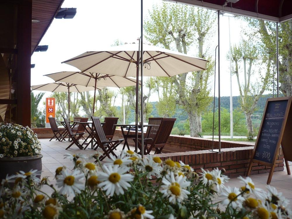 Hotel Estel Берґа Екстер'єр фото