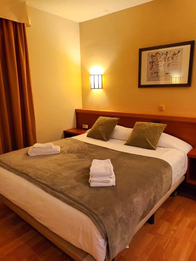 Hotel Estel Берґа Екстер'єр фото