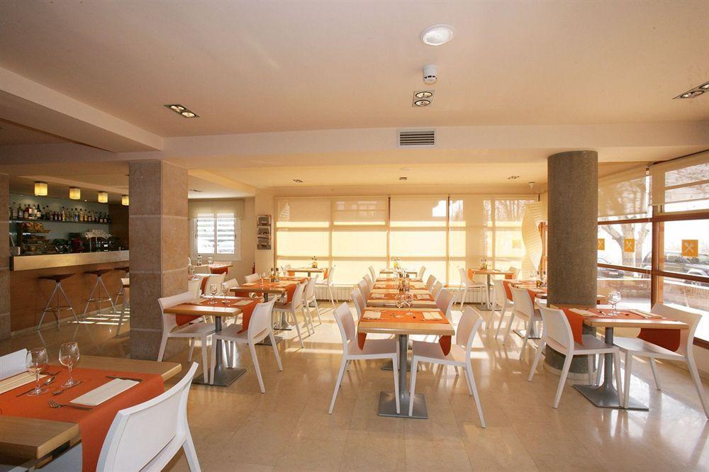 Hotel Estel Берґа Екстер'єр фото