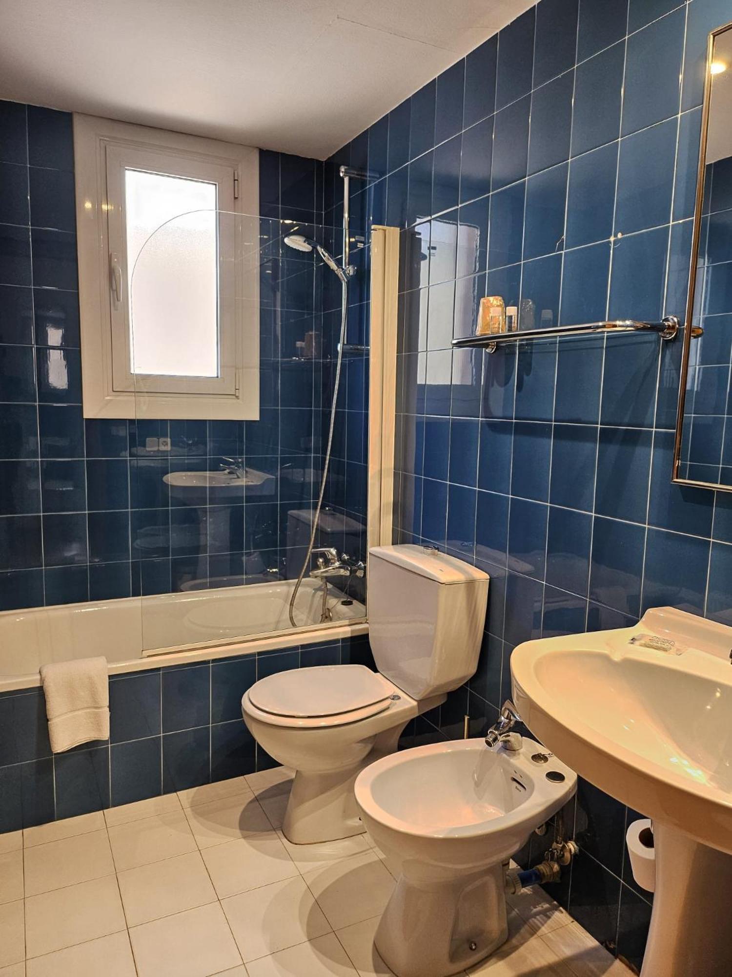 Hotel Estel Берґа Екстер'єр фото