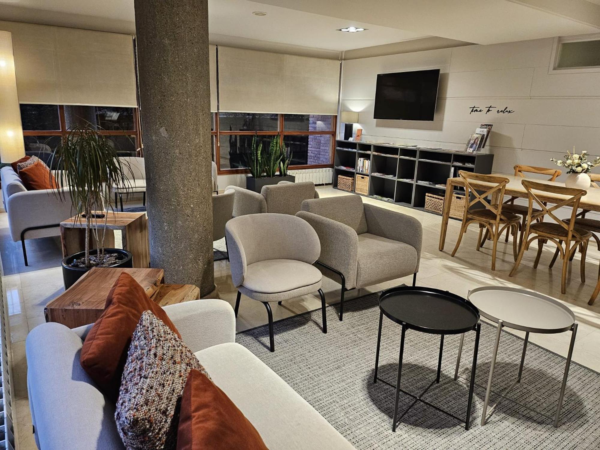Hotel Estel Берґа Екстер'єр фото