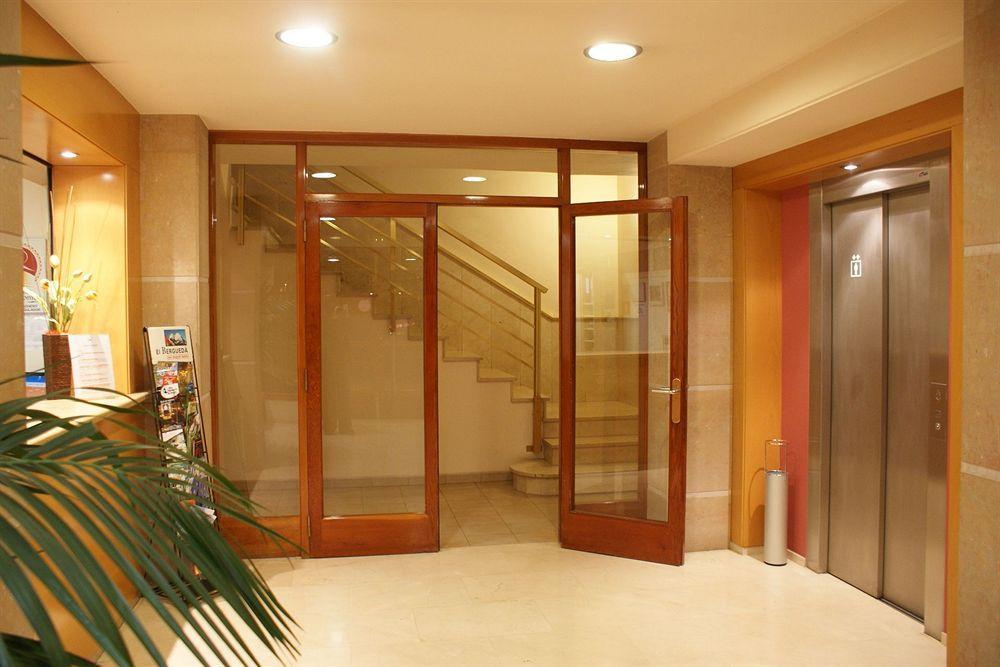 Hotel Estel Берґа Екстер'єр фото