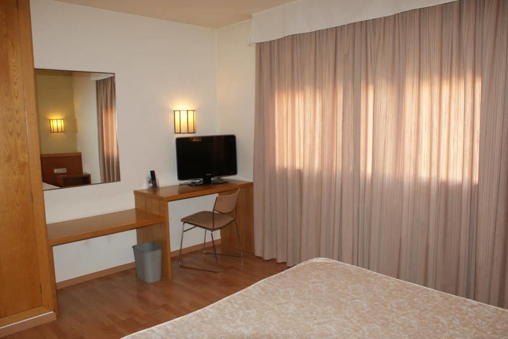 Hotel Estel Берґа Екстер'єр фото