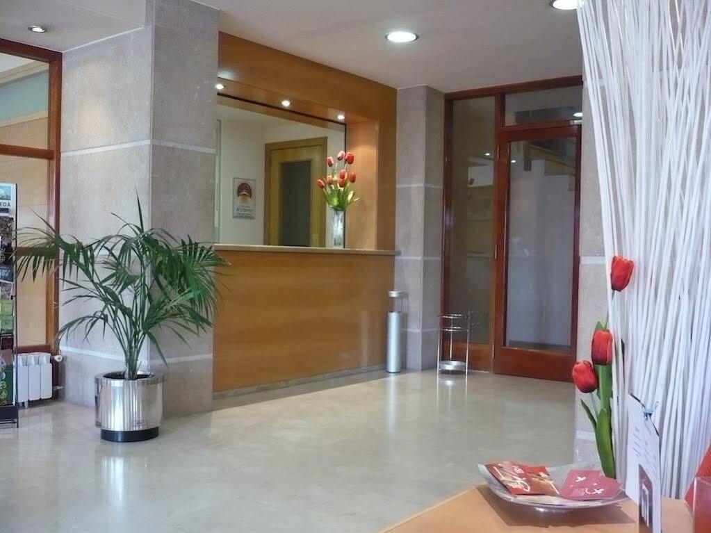 Hotel Estel Берґа Екстер'єр фото